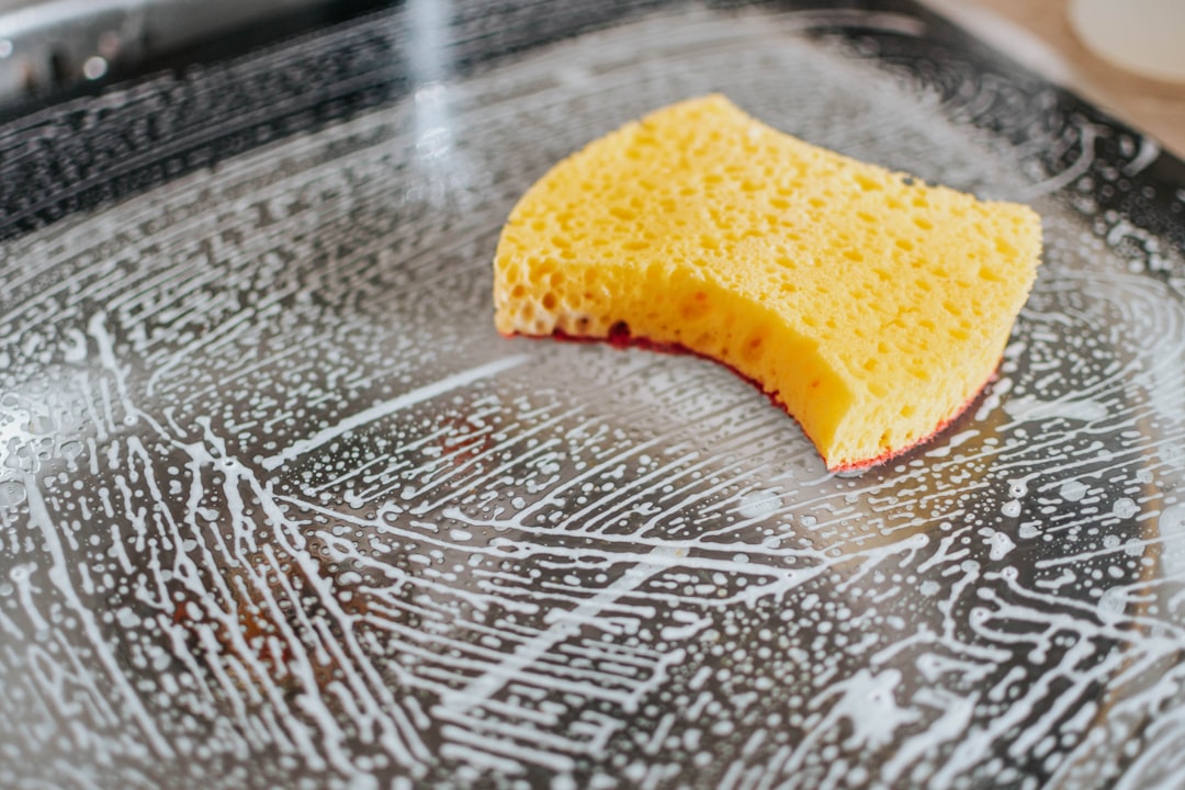 yellow-powder-on-clear-glass-bowl-y1jjwhhaprm